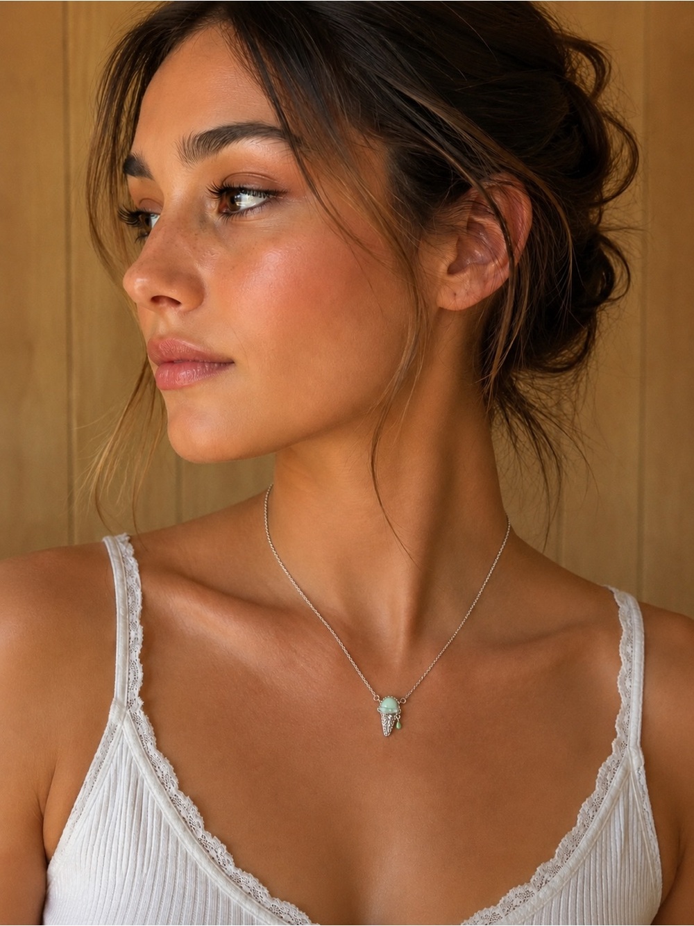 Kendra Scott ice cream necklace in silver mint mother of pearl